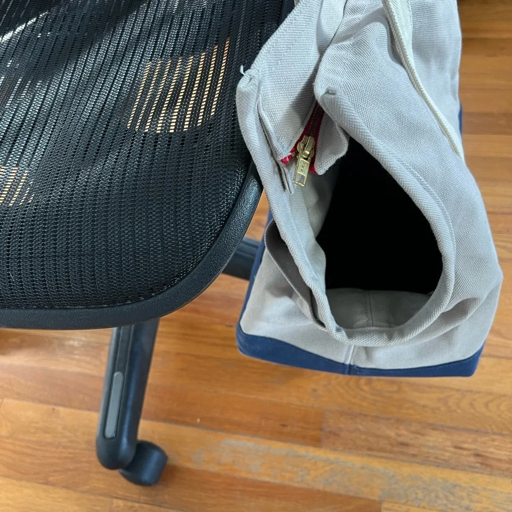 love and beast navy and gray dog carrier. ❍ Large 17